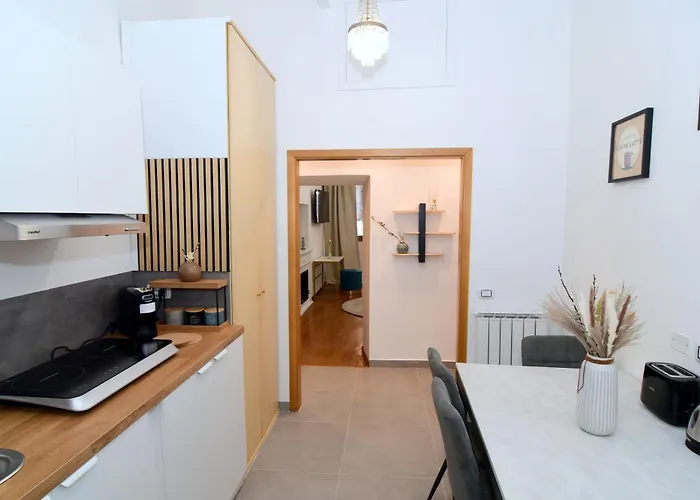 Elegant Colosseo Apartment